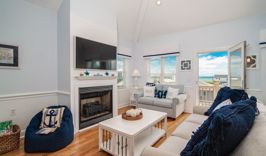 202 Dobbs St C, Atlantic Beach, NC 28512 - 2 Beds, 5 Bath