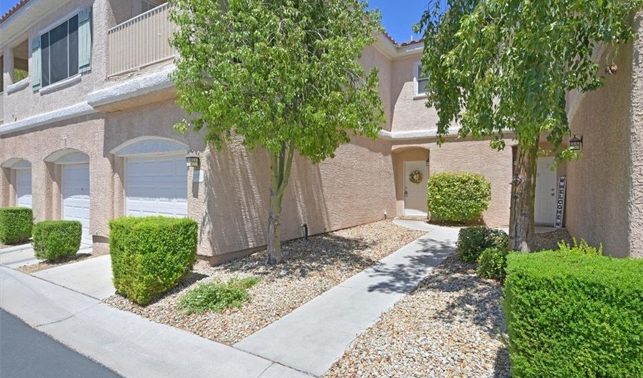 251 S Green Valley Pkwy 2012, Henderson, NV 89012 - 2 Beds, 3 Bath