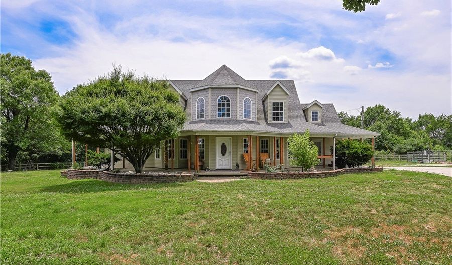 12978 Huber House & 3+/- Acres Rd, Bentonville, AR 72713 - 4 Beds, 3 Bath