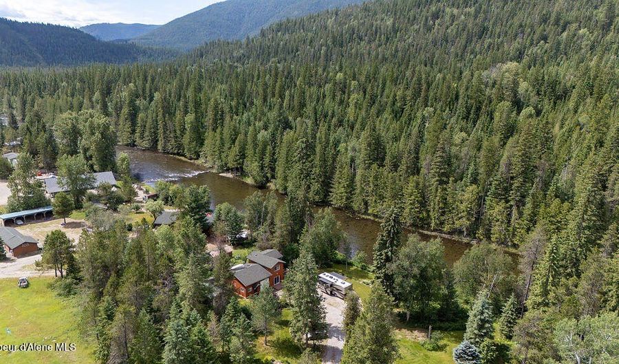 5574 Moyie River Rd, Bonners Ferry, ID 83805 - 2 Beds, 2 Bath