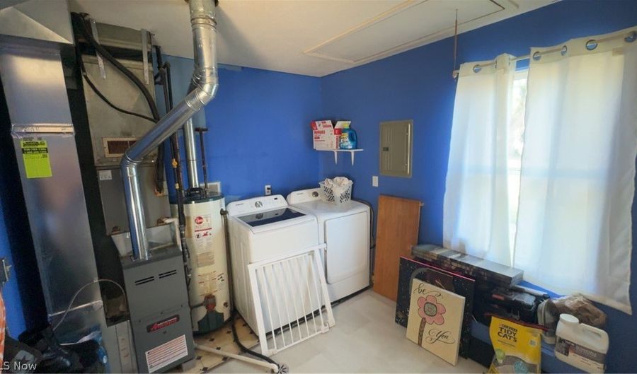 2358 Nesmith Lake Blvd, Akron, OH 44314 - 2 Beds, 1 Bath