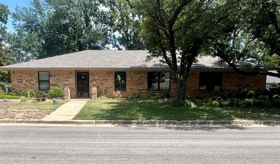 329 Azalea Dr, Sulphur Springs, TX 75482 - 3 Beds, 2 Bath