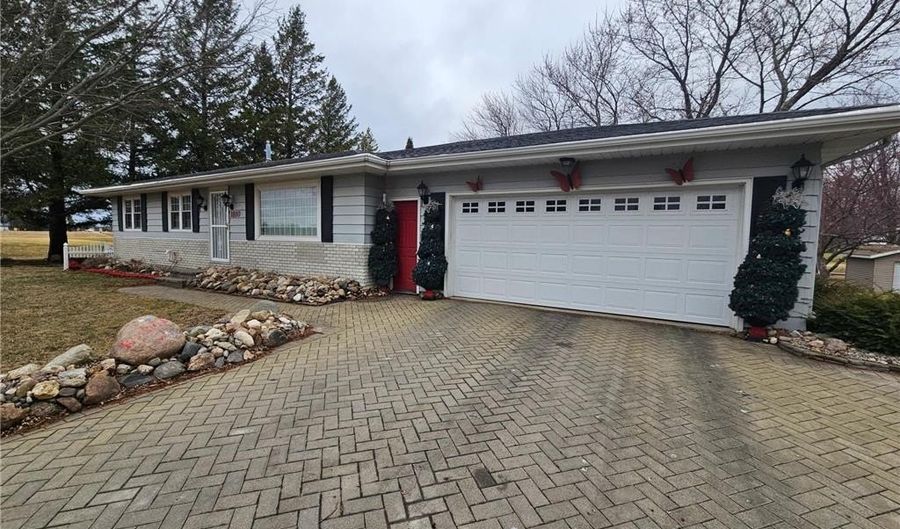 1810 Michaelle Ln, Albert Lea, MN 56007 - 3 Beds, 2 Bath