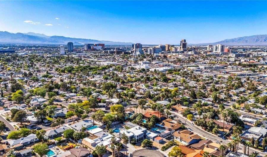 1400 Maria Elena Dr, Las Vegas, NV 89104 - 5 Beds, 5 Bath