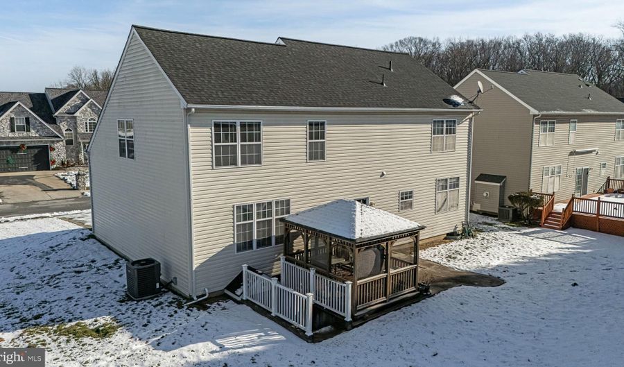 2 FOXFIELD Ct, Bear, DE 19701 - 4 Beds, 3 Bath