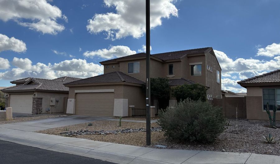 23751 W LA CANADA Blvd, Buckeye, AZ 85396 - 4 Beds, 3 Bath