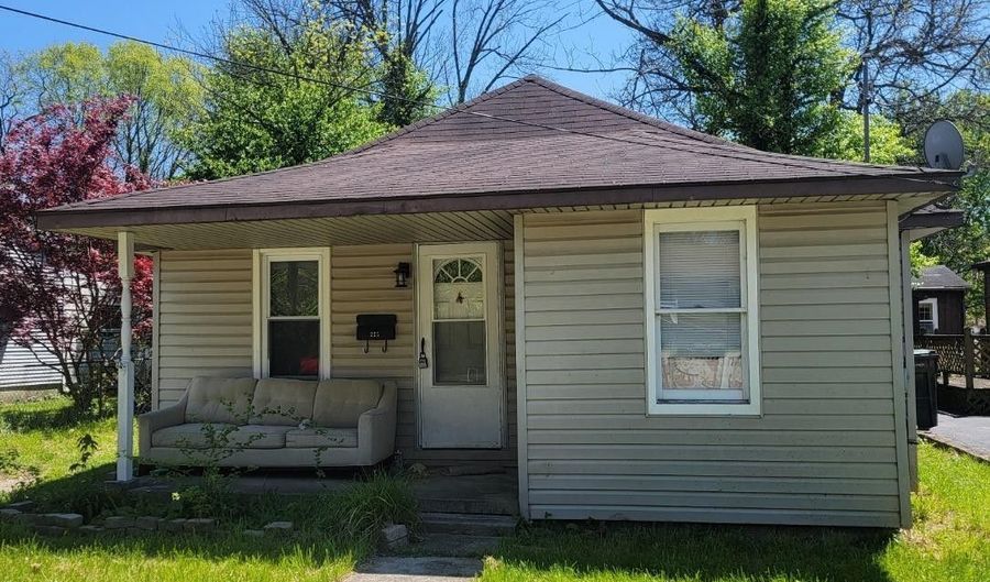 225 Highland Ave, Blanchester, OH 45107 - 2 Beds, 1 Bath