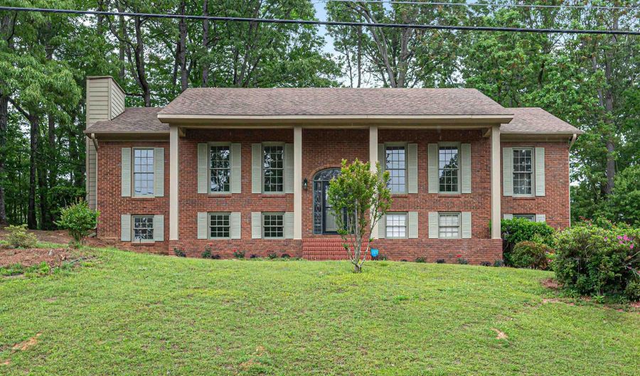 136 RUSSET COVE Dr, Hoover, AL 35244 - 4 Beds, 3 Bath