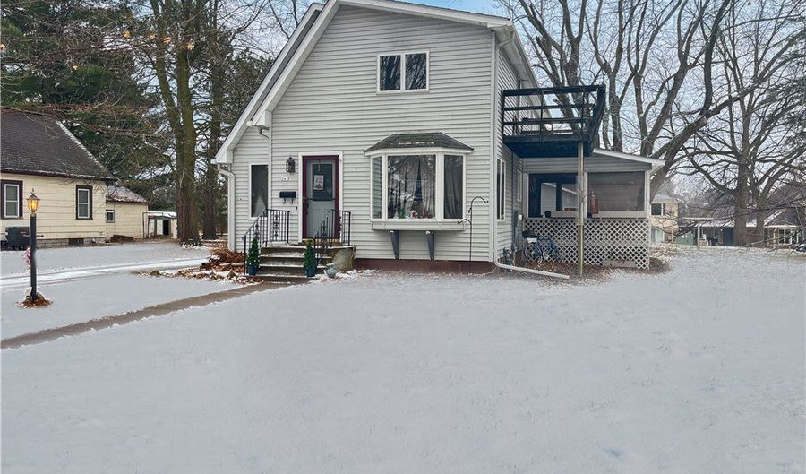 241 S Street W, Amery, WI 54001 - 4 Beds, 2 Bath