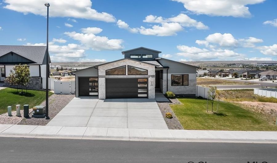 4009 SAGE Rd, Cheyenne, WY 82001 - 3 Beds, 2 Bath