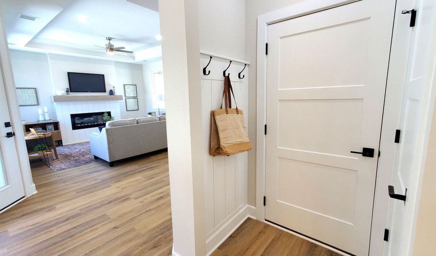 318 W Boxthorn Dr, Andover, KS 67002 - 2 Beds, 2 Bath