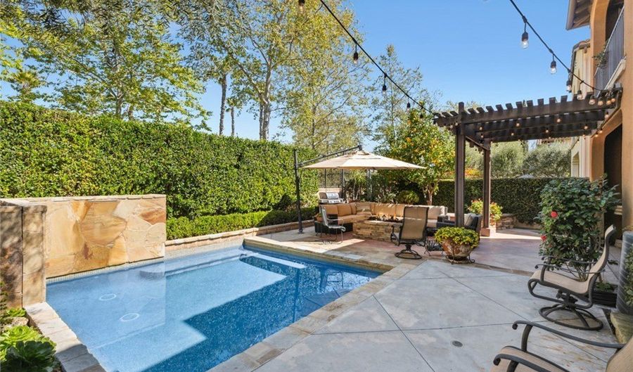 27 Santa Barbara, Aliso Viejo, CA 92656 - 4 Beds, 5 Bath