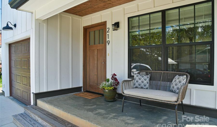 219 Fayetteville St, Asheville, NC 28806 - 3 Beds, 3 Bath