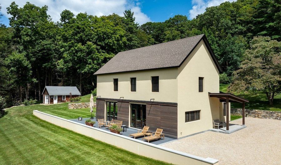 89 Under Mountain Rd, Canaan, CT 06031 - 3 Beds, 3 Bath