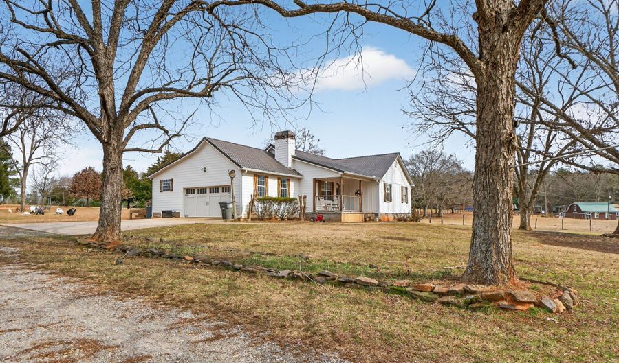 762 High Falls Park Rd, Barnesville, GA 30204 - 4 Beds, 3 Bath
