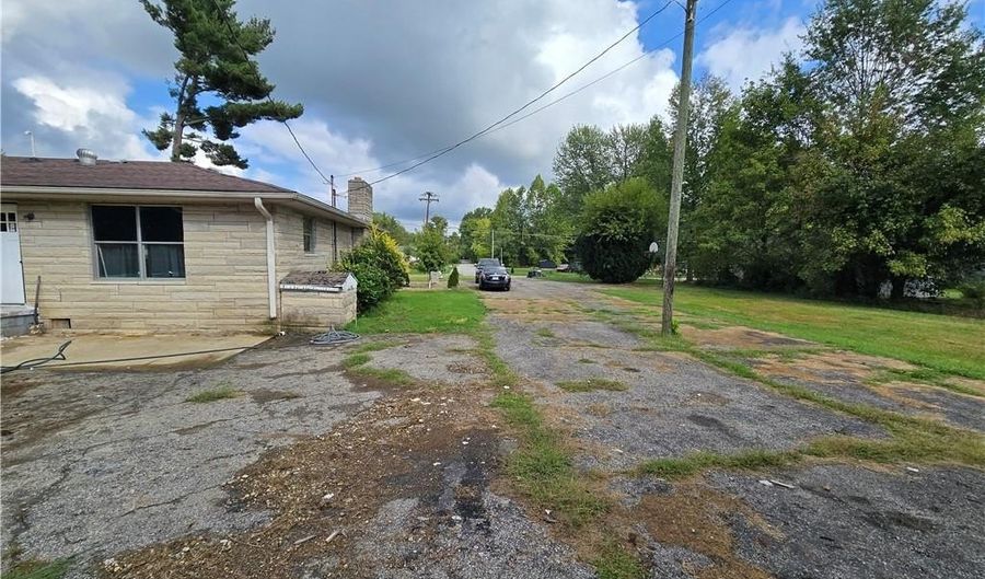 1020 N Church St, Austin, IN 47102 - 4 Beds, 2 Bath