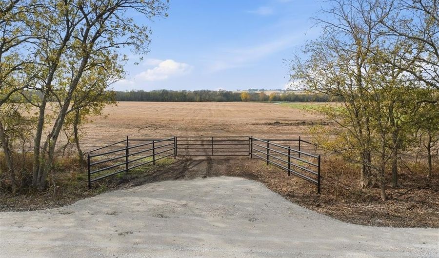 Tract 4 Tbd County Road 3204, Abbott, TX 76621 - 0 Beds, 0 Bath