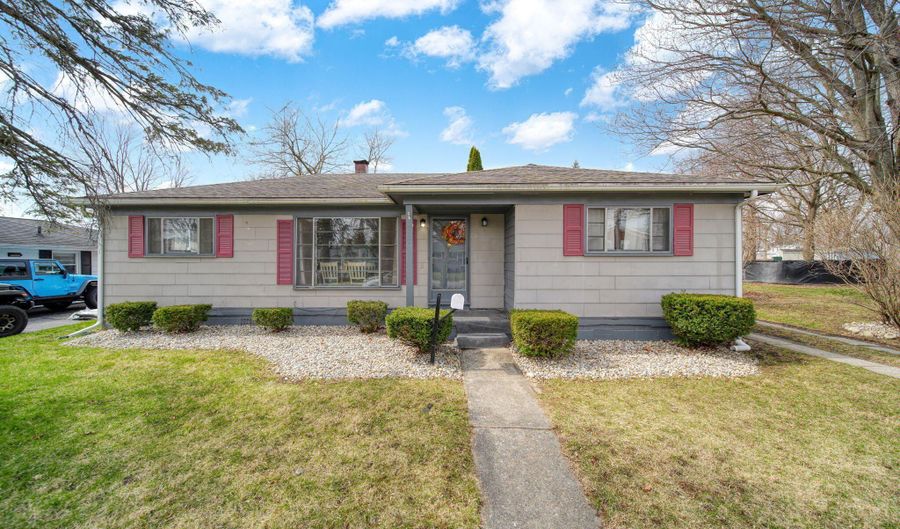 727 Springbrook Ave, Adrian, MI 49221 - 3 Beds, 2 Bath