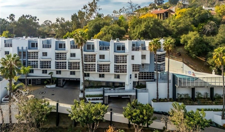 171 N Church Ln 617, Los Angeles, CA 90049 - 2 Beds, 3 Bath