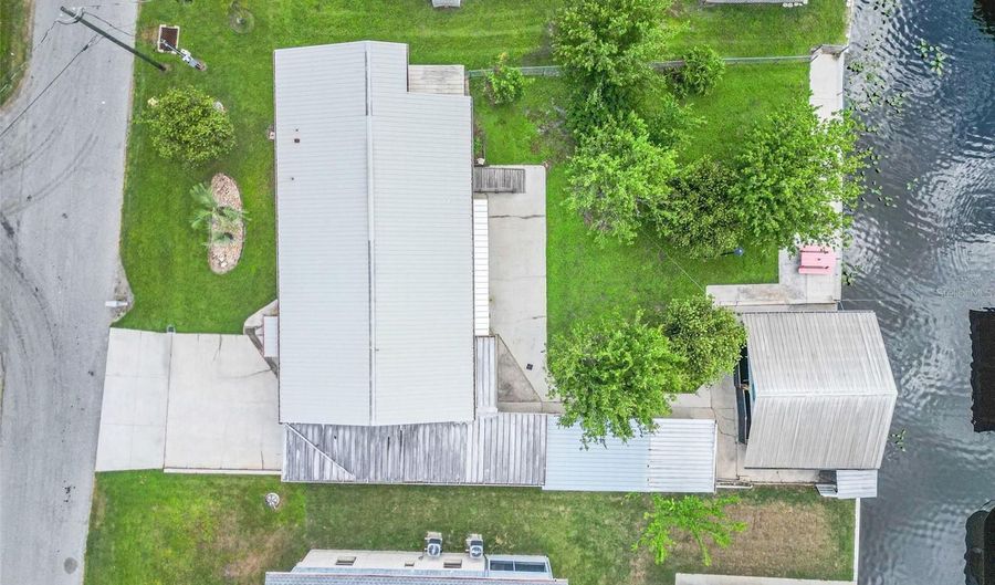 24538 WILDHOG Rd, Astor, FL 32102 - 2 Beds, 2 Bath