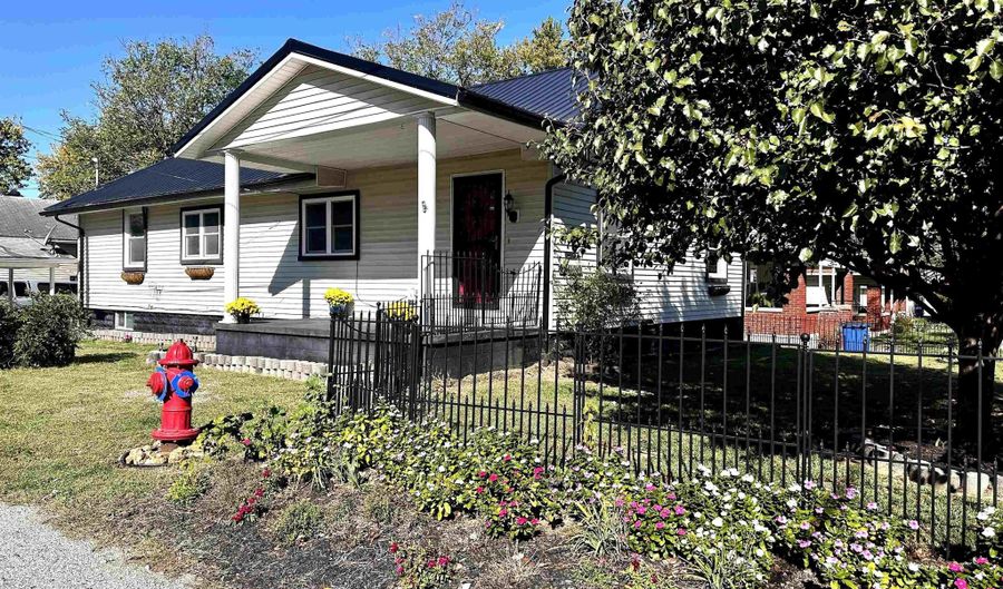 2931 Washington Ave, Bedford, IN 47421 - 2 Beds, 1 Bath