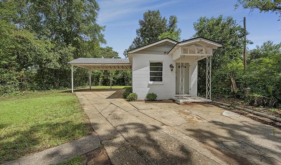 213 First Ave, Albany, GA 31701 - 3 Beds, 2 Bath