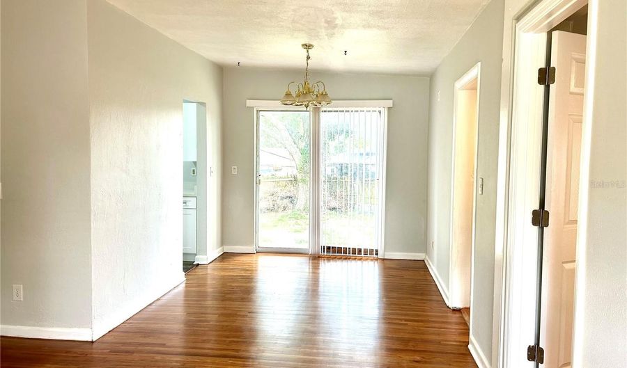 112 DAHLIA Dr, Altamonte Springs, FL 32714 - 4 Beds, 2 Bath