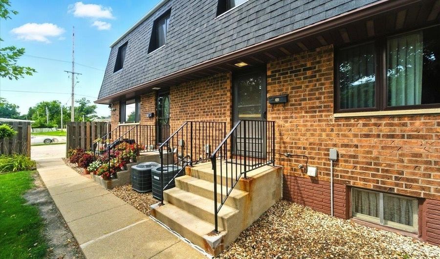3620 SE Mt Vernon Rd 11, Cedar Rapids, IA 52403 - 2 Beds, 3 Bath
