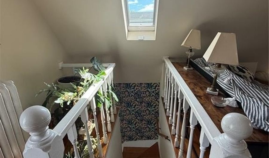 28 Calvert St 3, Newport, RI 02840 - 1 Beds, 1 Bath