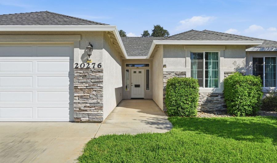 20276 Ballentine Dr, Anderson, CA 96007 - 3 Beds, 2 Bath