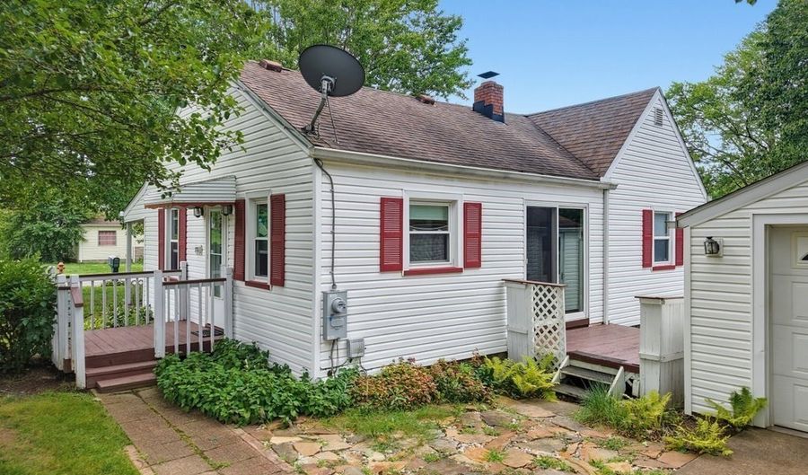2755 Springfield Lake Dr, Akron, OH 44312 - 2 Beds, 1 Bath