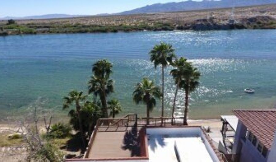 2077 Whitewater Dr, Bullhead City, AZ 86442 - 3 Beds, 2 Bath