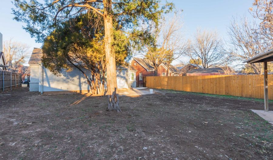 2705 S HARRISON St, Amarillo, TX 79109 - 3 Beds, 3 Bath