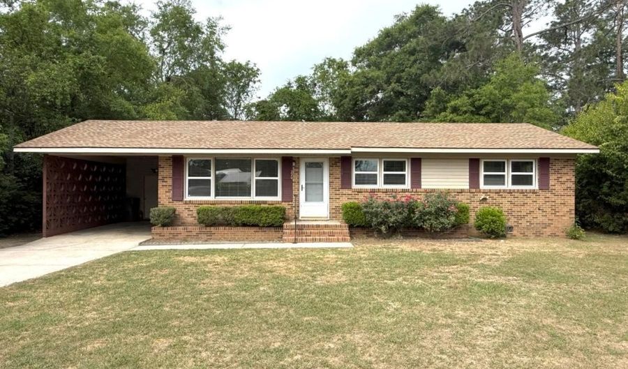 220 High St, Adel, GA 31620 - 3 Beds, 2 Bath
