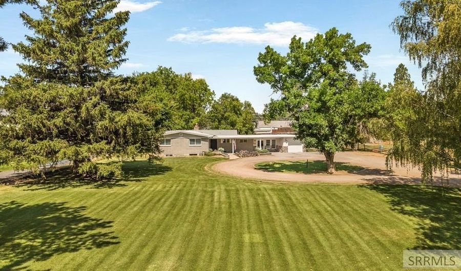 1355 S Shilling Ave, Blackfoot, ID 83221 - 4 Beds, 2 Bath