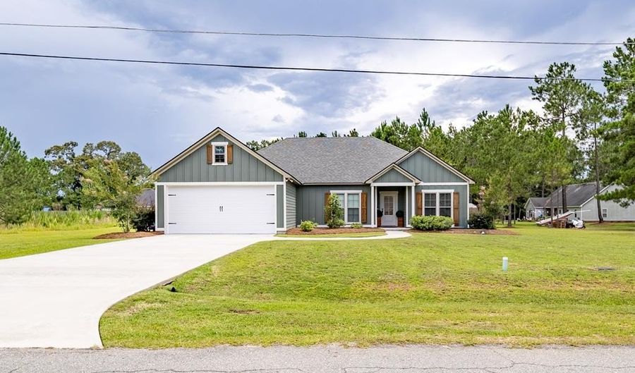 1902 Pebblewood E, Adel, GA 31620 - 3 Beds, 2 Bath