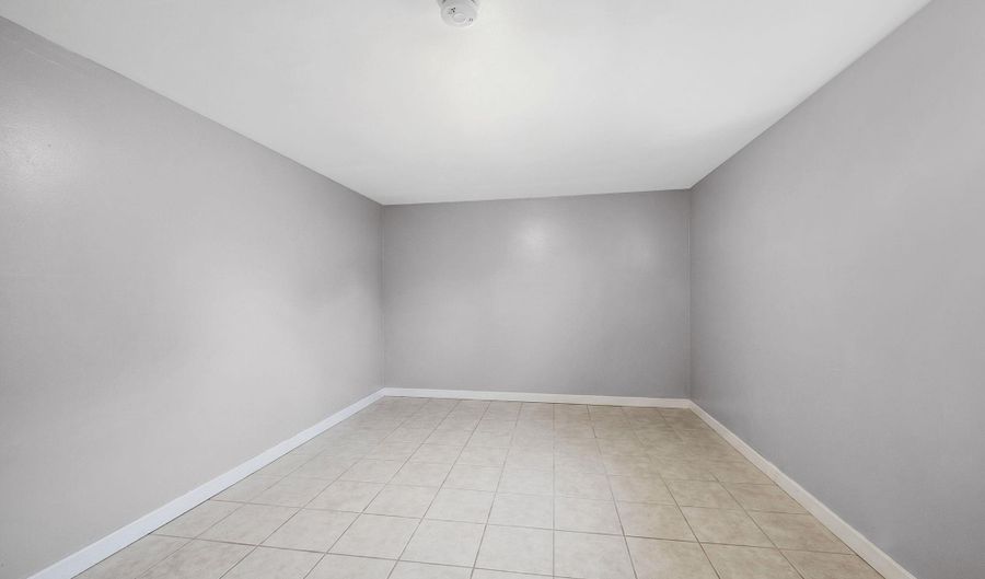 366 Albany Ave, Amityville, NY 11701 - 4 Beds, 2 Bath