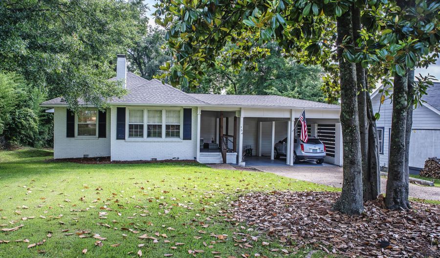 154 Clay St, Alexander City, AL 35010 - 3 Beds, 2 Bath