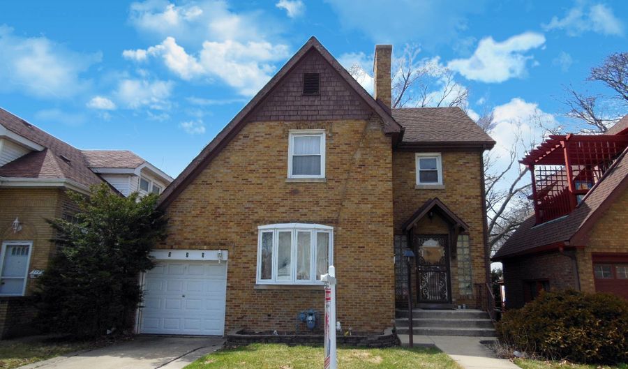 330 Bellwood Ave, Bellwood, IL 60104 - 3 Beds, 1 Bath