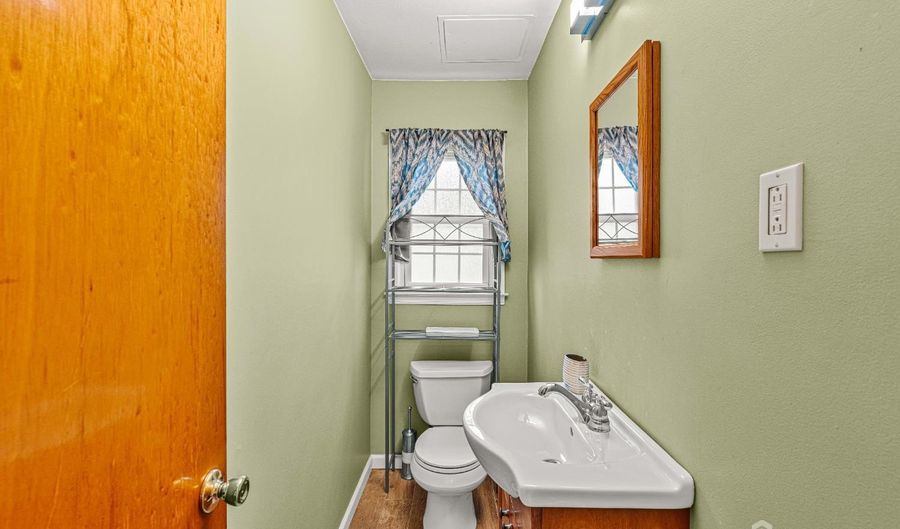 14 E Coddington Ave E, Avenel, NJ 07001 - 3 Beds, 2 Bath