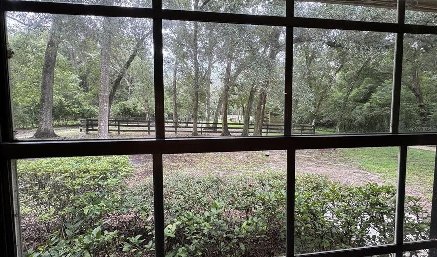 560 N LAKE PLEASANT Rd, Apopka, FL 32712 - 3 Beds, 2 Bath