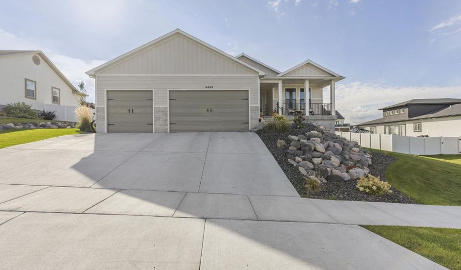 6482 Crown Cres, Ammon, ID 83406 - 5 Beds, 3 Bath