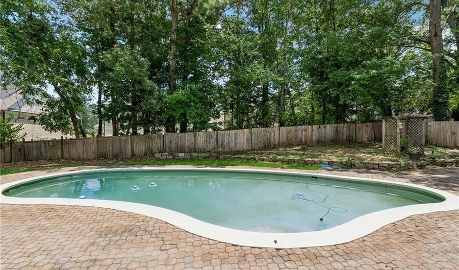 2373 Woodcreek Ct, Tucker, GA 30084 - 4 Beds, 3 Bath