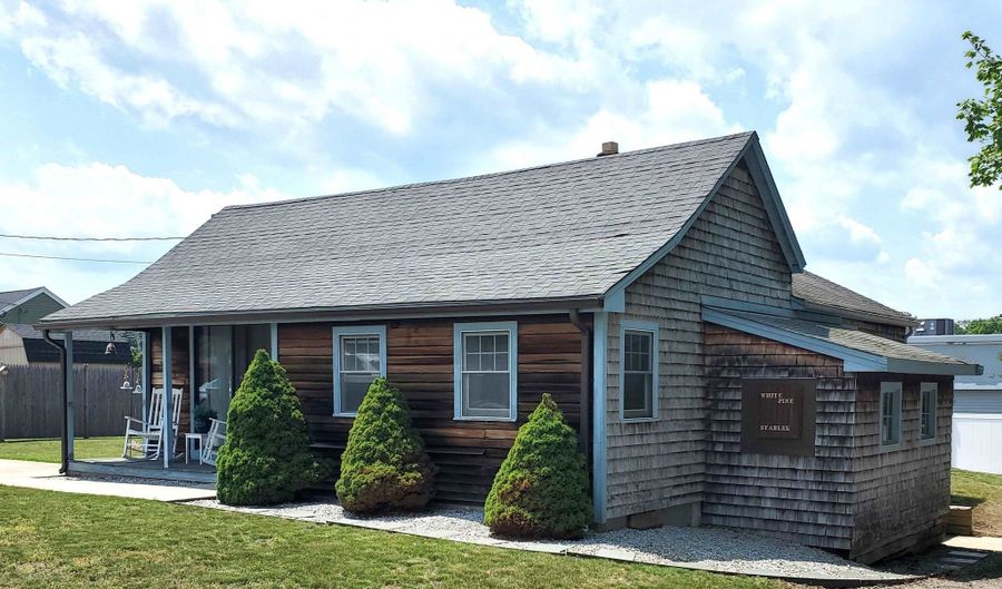 26 Wrentham St, Bellingham, MA 02019 - 2 Beds, 1 Bath