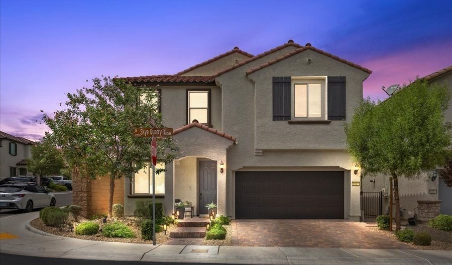 8107 Skye Quarry St, Las Vegas, NV 89166 - 4 Beds, 4 Bath