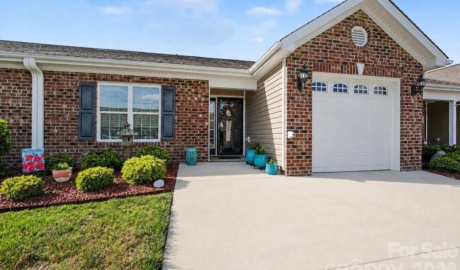 105 Oak Ridge Dr, Archdale, NC 27263 - 2 Beds, 2 Bath