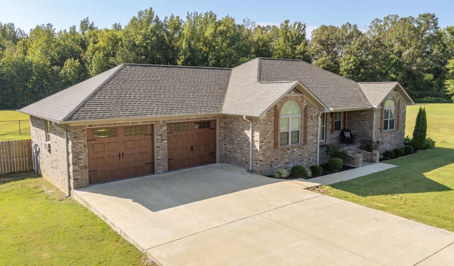 705 TWELVE OAKS, Adamsville, TN 38310 - 3 Beds, 2 Bath