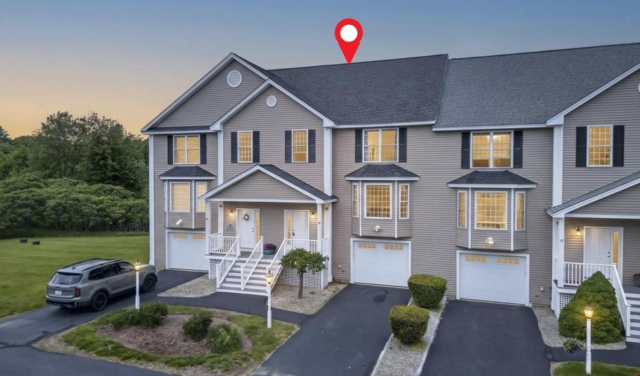 15 Shaker Heights Ln, Chester, NH 03036 - 2 Beds, 3 Bath