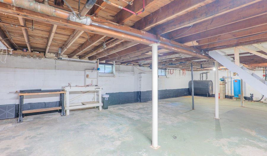 28 Garella Rd, Bethel, CT 06801 - 3 Beds, 1 Bath
