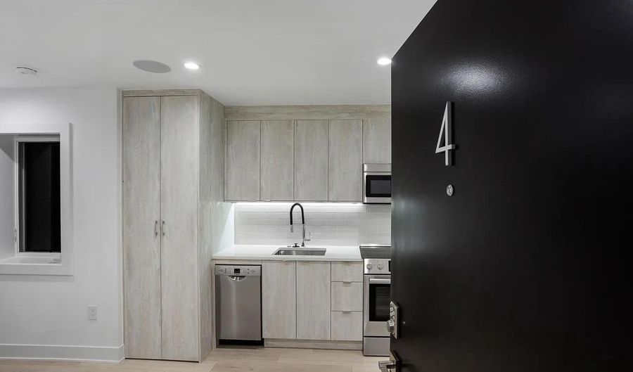 4 R St NW 4, Washington, DC 20001 - 1 Beds, 1 Bath